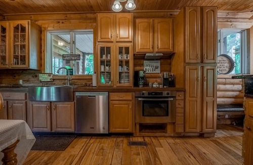 Chickamauga Cabin | Decorated for Christmas! Dec20-23,27-30STILL OPEN.PERFECT FOR FAMILY GATHERINGS!