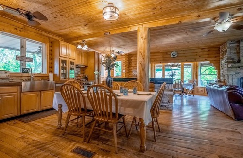 Chickamauga Cabin | Decorated for Christmas! Dec20-23,27-30STILL OPEN.PERFECT FOR FAMILY GATHERINGS!