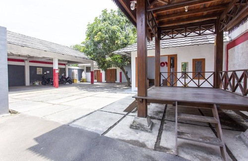 Cileungsi House | Deluxe Double Stay Near Metro Mall