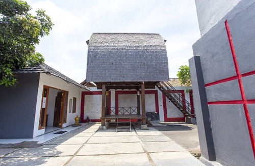 Cileungsi House | Deluxe Double Stay Near Metro Mall