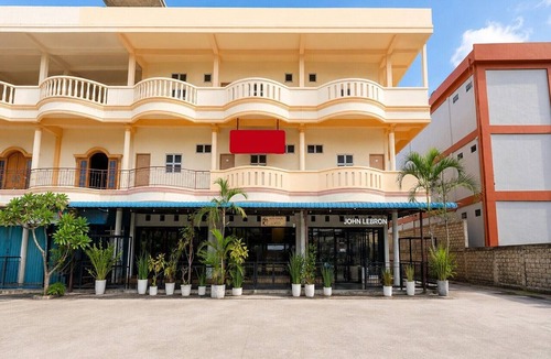 Tanjung Uncang House | Deluxe Double near Embung Fatimah