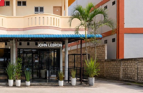 Tanjung Uncang House | Deluxe Double near Embung Fatimah