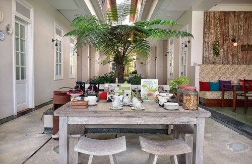 Petitenget House | Deluxe Garden Near Beach + Breakfast