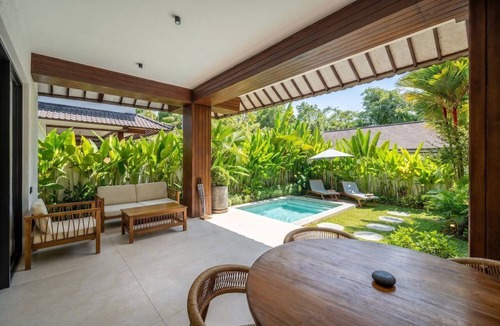 Penestanan Villa | Designer 3BR Stay in Ubud Pool Patio Garden