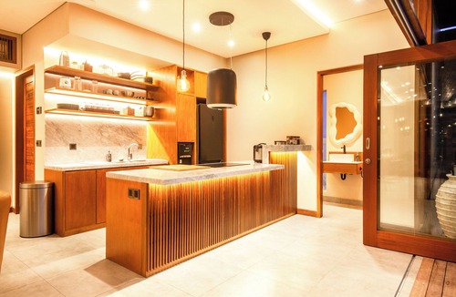 Berawa Villa | Elegant 6BR Villa, Canggu, 400m to Finns Beach