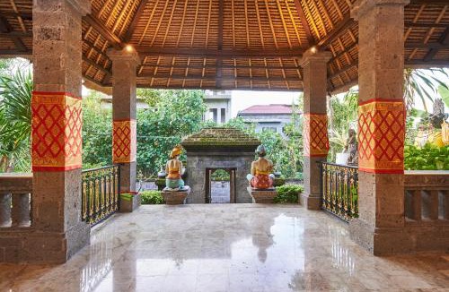 Mumbul House | Ellies Hotel