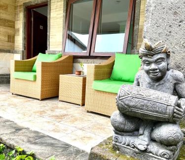 Mumbul House | Ellies Hotel
