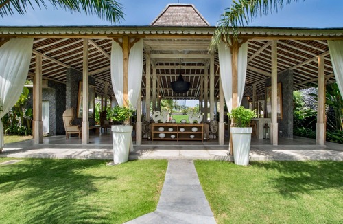 Kerobokan Villa | Enjoy a Holiday of a Lifetime Renting Your Own 5 Star Private Villa at the Best Rate in Kerobokan