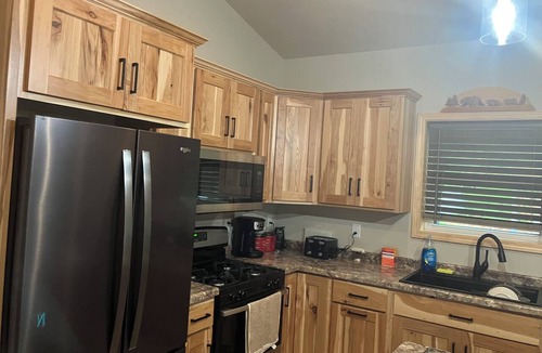 Crivitz Cabin | Enjoyable 2-bedroom cabin with AC in Crivitz near the high Falls flowage