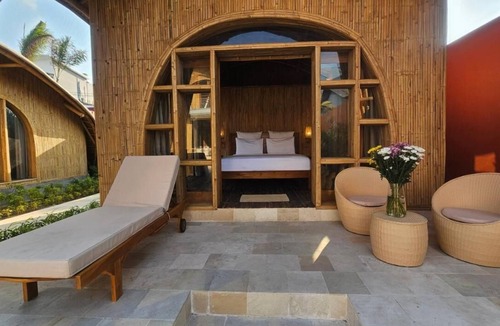 Dewi Sri Villa | Exceptional Bamboo Estate in Kuta for 12 guests