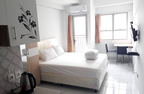 Cibaduyut Hotel | EXPRESS O 91863 Mekarwangi M-square Apartment By Santosa Property