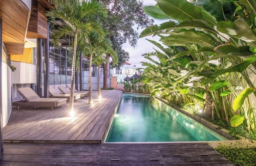 Pererenan Apartment | Exquisite 1-BR Loft Art Deco Charm Shared pool