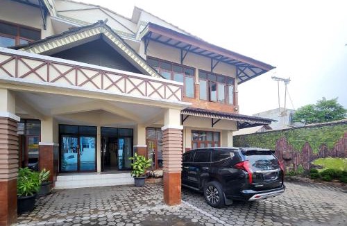 Karawang Hotel | Fajar Indah Hotel Mitra RedDoorz
