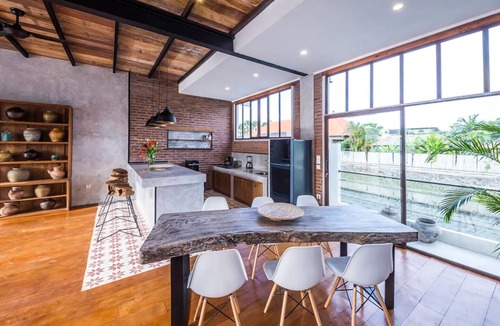 Batubelig Villa | ❤ FAMILY DEAL ! 2 Pools Villa in Seminyak/Beach !