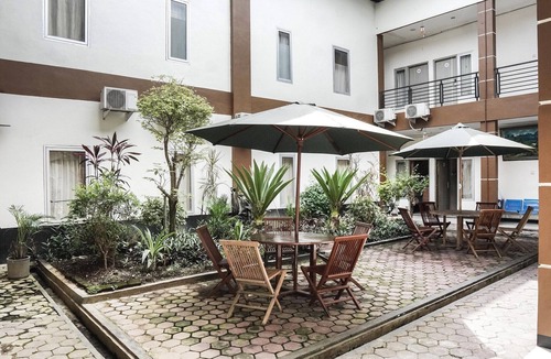 Padang House | Family Friendly Suite W/Free WiFi Parking and Pool