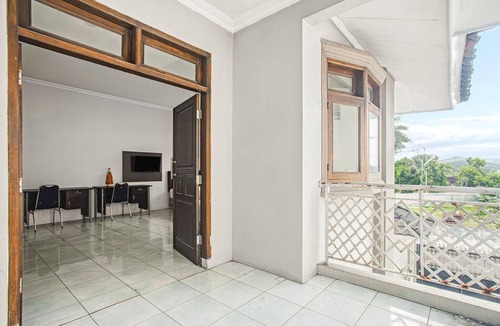 Dramaga House | Family Luxury Suite W/Free WiFi and Parking
