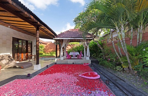 By Pass Ngurah Rai Kuta Villa | Fantastic honeymoon villa in Kuta