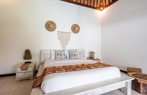 Batu Bolong Villa | Full House 2 Bedroom Villa