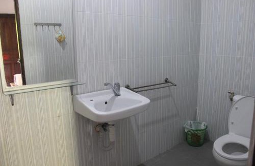 Batu Bolong House | Gedul Homestay