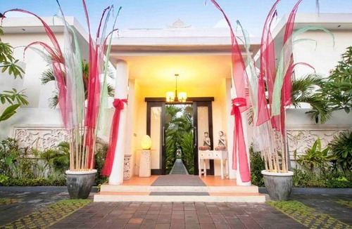 Sunset Road Villa | Gorgeous 2BR Villa In Kuta! W/Private Swimming Pool! 3Min Drive To The Beach!