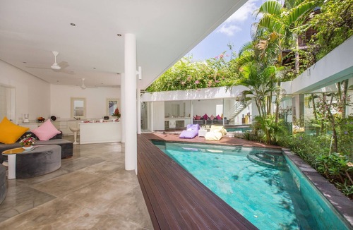 Seminyak Villa | GORGEOUS 3BR Villa! 1Min Walk To Seminyak Beach! PERFECT VACATION HOME!