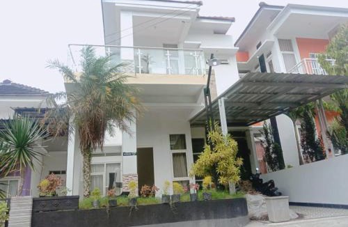 Oro Oro Ombo Villa | GRAND NALA JATIMPARK BATU