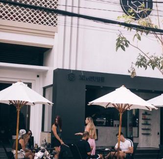 Batu Bolong Hostel | Hi Cube Hostel