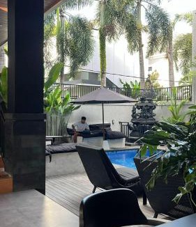 Batu Bolong Hostel | Hi Cube Hostel