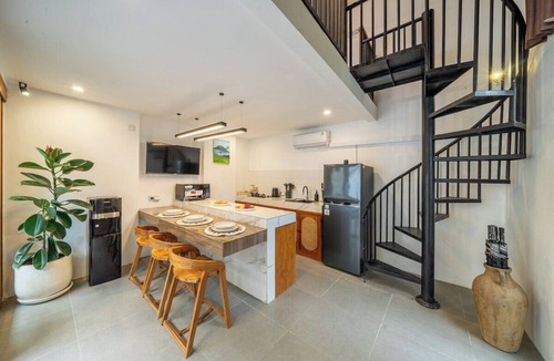 Kerobokan Villa | Hidden 3BR Gem in Seminyak w Rooftop, Pool+Garden