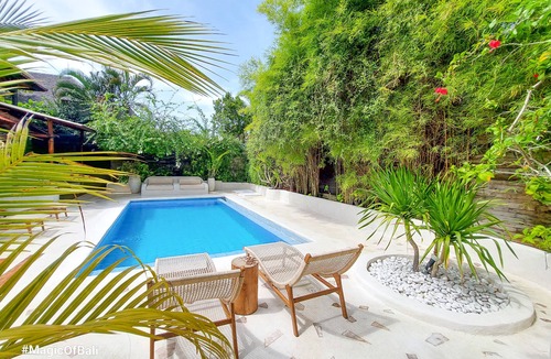 Laksmana Villa | Highly Appreciated Antique style villa near the Beach and Restaurants