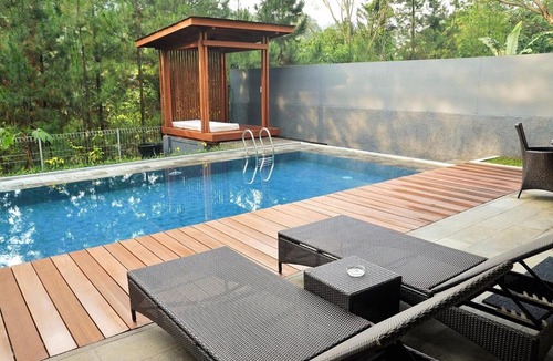 Bandung Villa | Hikari Hill View Villa 7 Bedrooms With a Private Swimming Pool and a Billiard Table