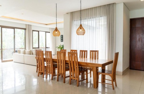 Bandung Villa | Hikari Hill View Villa 7 Bedrooms With a Private Swimming Pool and a Billiard Table