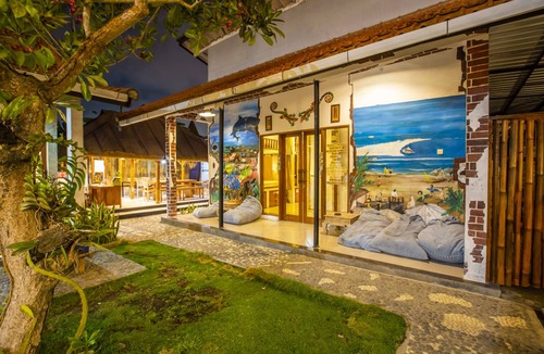 Batu Bolong Hostel | Hostel ∙ 8 guests