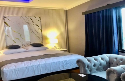 Depok House | Hot In Hotel
