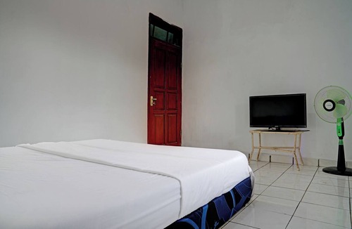 Sukabumi Hotel | Hotel O Home Stay Syariah Aom Kusman