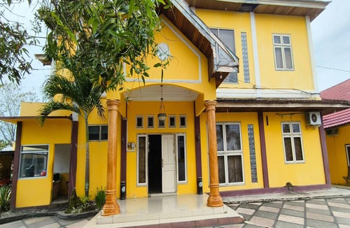 Sei Pinang Hotel | Hotel O Wisma Flamboyan NearTaman Makam Pahlawan
