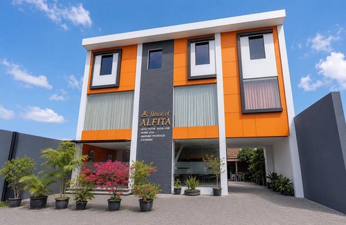 Catur Tunggal House | House of Alfita Deluxe Retreat