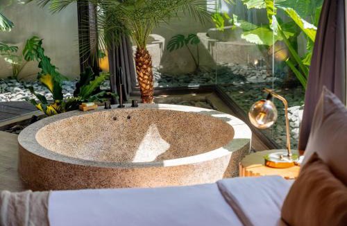 Umalas Villa | House of Winds Complex - Stylish 12BR Design Estate - 4 Villas near Canggu