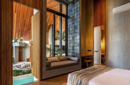 Umalas Villa | House of Winds Complex - Stylish 12BR Design Estate - 4 Villas near Canggu