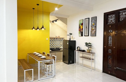 Raya Kuta House | House with thematic style in city centre