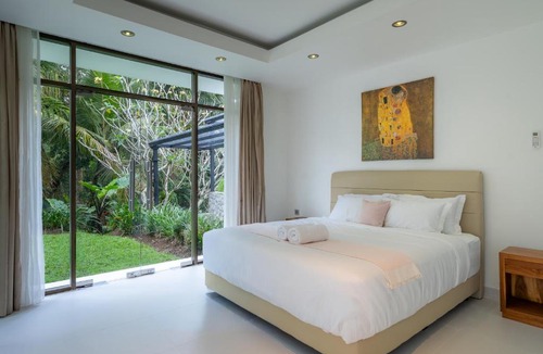 Melayang Villa | Hutan Sawah Villa by Betterplace