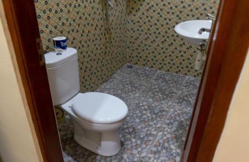 Batu Bolong House | Ika Homestay