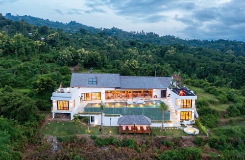 Banjartegehe Villa | Infinity Pool | Private Wellness Space | Sea Views