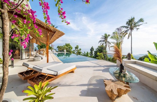 Banjar Villa | Jungle Infinity Pool | Open Living | Lovina Hills