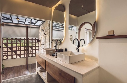 Petulu Resort | Jungle View 1BR Cottage with Romantic Bathtub
