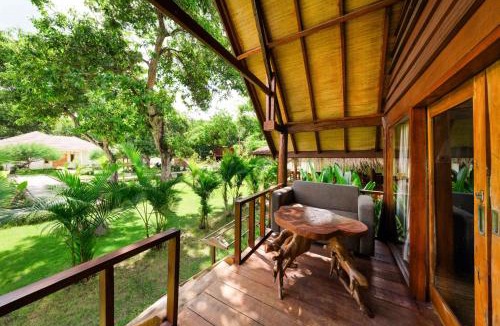 Sumbawa Barat Villa | Kaia Raya Surf Lodge