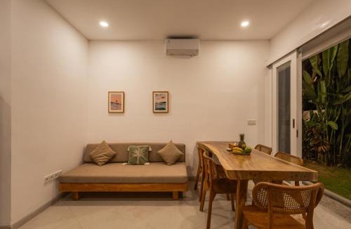 Batu Bolong Villa | Kaizen NEW Modern 3BR Rooftop Cinema Canggu