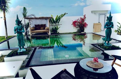 Kelating Villa | Kamalie Bali Villa 4 élégant rooms, rice Fields ,Ocean , Pool, jacuzzi, Rooftop and Staff to take care of you