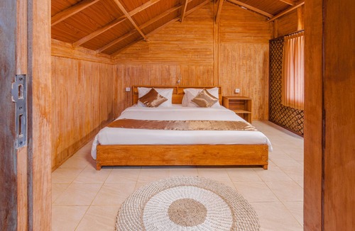 Candikuning House | Kampung Bingo Glamping & Resto