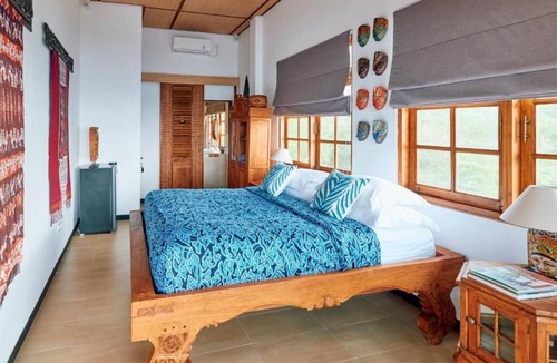 Sukadana Hotel | Kampung Kecil Front Beach